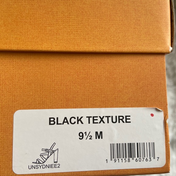 👠👠NWT - Black Strappy Block Heel Sandal 👠👠 - Picture 5 of 6